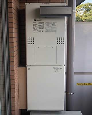 2020年10月2日、横浜市磯子区にお住まいのN様宅のTES熱源機、東京ガス「FT-368RSA2-AW6Q(GTH-2413AWXH)」をノーリツ「GTH-C2460AW3H-L BL」にお取替させていただきました。