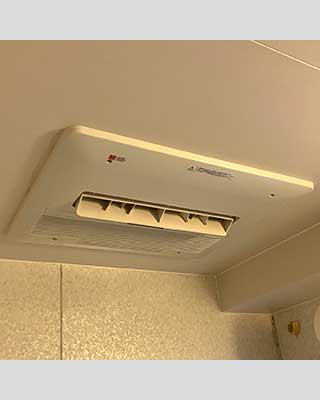 2020年11月24日、東京都大田区にお住まいK様宅の浴室暖房乾燥機、東京ガス「DBD-28KSA」をノーリツ「BDV-4104AUNC-BL」にお取替させていただきました。