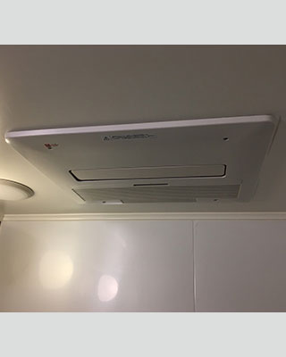 2021年2月24日、東京都世田谷区にお住まいO様宅の浴室暖房乾燥機、東京ガス「BBD-3301ACSK-J3」をノーリツ「BDV-4104AUKNC-J3-BL」にお取替させていただきました。