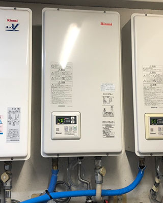 2021年3月13日、東京都世田谷区の美容室のガス給湯器、東京ガス「KG-516FFSA-QB(RUX-V1612SFFBA)」をリンナイ「RUX-V1615SFFBA-E」にお取替させていただきました。