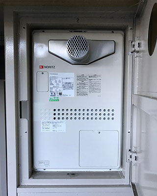 2019年12月29日、横浜市金沢区にお住まいのO様宅のTES熱源機、東京ガス「FT4201ARS4SW3QU(GTH-2417SAWX3H-T)」をノーリツ「GTH-2444AWX3H-T-1 BL」にお取替させていただきました。