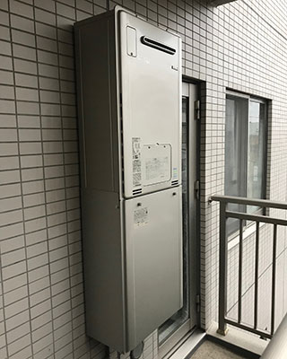 川崎市高津区の給湯器交換事例「RUFH-E2405AW2-3(A)」