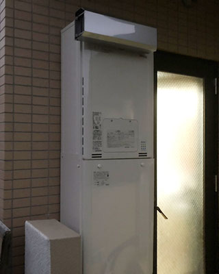 2019年12月7日、東京都府中市にお住まいのE様宅のTES熱源機、東京ガス「AT-366RSA2-AW2Q」をリンナイ「RUFH-E2405SAA2-3(A)」にお取替させていただきました。