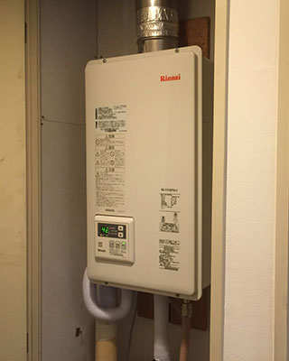 2020年1月2日、東京都世田谷区にお住まいのY様宅のガス給湯器、リンナイ「RUX-V1610FFUA」をリンナイ「RUX-V1615SFFUA-E」にお取替させていただきました。