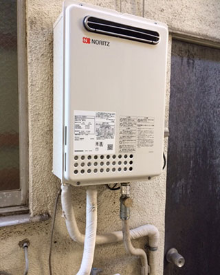 2020年1月19日、東京都足立区にお住まいのY様宅のガス給湯器、ノーリツ「GQ-2423WA」をノーリツ「GQ-2439WS-1」にお取替させていただきました。