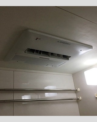 2020年4月5日、川崎市中原区にお住まいのN様宅の浴室暖房乾燥機、東京ガス「ABD-28KSF1」をノーリツ「BDV-4104AUNC-BL」にお取替させていただきました。