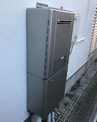 2020年2月2日、横浜市都筑区にお住まいのI様宅のガス給湯器、ノーリツ「GT-2428AWX」をノーリツ「GT-C2462AWX BL」にお取替させていただきました。