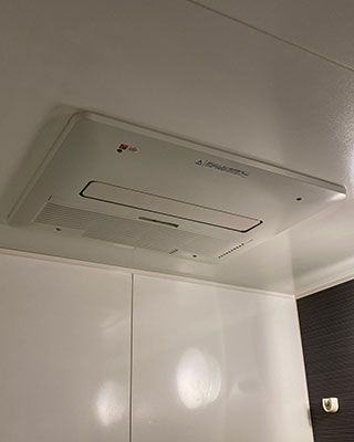 2021年2月14日、東京都世田谷区にお住まいH様宅の浴室暖房乾燥機、東京ガス「ABD-3306ACSK-J3」をノーリツ「BDV-4104AUKNC-J3-BL」にお取替させていただきました。