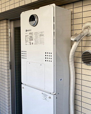 2020年4月25日、横浜市港南区にお住まいのT様宅のTES熱源機、東京ガス「AT-4200ARSSW3Q-56」をノーリツ「GTH-C2460AW3H BL」にお取替させていただきました。