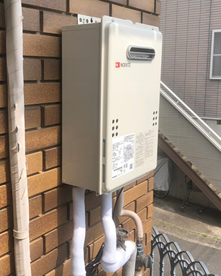 2020年4月17日、横浜市緑区にお住まいのF様宅のガス給湯器、ガスター「OUR-1600EE」をノーリツ「GQ-1639WS-1」にお取替させていただきました。