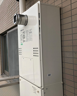 2020年6月1日、東京都府中市にお住まいのA様宅のTES熱源機、東京ガス「AT-4200ARSAW3Q-56-C」をノーリツ「GTH-C2460AW3H-T BL」にお取替させていただきました。