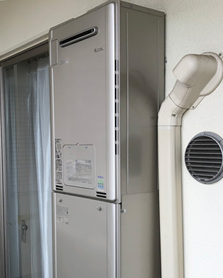 2020年7月12日、川崎市高津区にお住まいのN様宅のTES熱源機、東京ガス「AT4203ARSSW3QU-G」をリンナイ「RUFH-E2405SAW2-3(A)」にお取替させていただきました。
