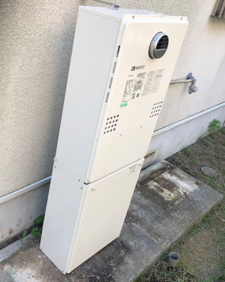 2020年8月19日、神奈川県綾瀬市にお住まいのS様宅の東京ガス、エコウィル「ECG-154」をノーリツ「GTH-C2461AW3H BL」にお取替させていただきました。