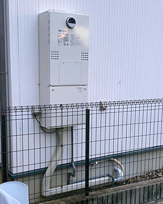 2020年9月12日、神奈川県藤沢市にお住まいのA様宅のガス給湯器ノーリツ「GT-2428SAWX」と暖房専用機 東京ガス「IS-0606ARS」をノーリツ「GTH-C2460SAW3H BL」にお取替させていただきました。