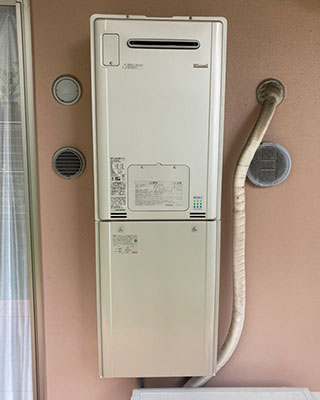2020年9月1日、川崎市高津区にお住まいのY様宅のTES熱源機、東京ガス「AT4203ARSSW3QU-G」をリンナイ「RUFH-E2405SAW2-3(A)」にお取替させていただきました。