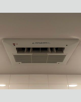 2020年9月18日、川崎市高津区にお住まいのM様宅の浴室暖房乾燥機、ノーリツ「BBD-3304KCSK-J3」をノーリツ「BDV-3306AUKNSC-J3-BL」にお取替させていただきました。