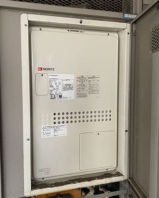 2020年9月18日、東京都北区にお住まいのT様宅のTES熱源機、東京ガス「FT4204ARA9SW3QU(GTH-2434SAWX3H-H)」をノーリツ「GTH-2444SAWX3H-H-1 BL」にお取替させていただきました。