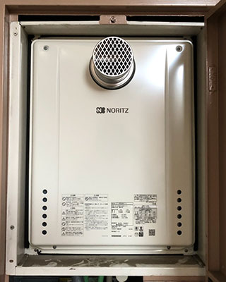 2020年9月19日、横浜市西区にお住まいのA様宅のガス給湯器、ノーリツ「GT-2427SAWX-T-1」をノーリツ「GT-2460AWX-T-1 BL」にお取替させていただきました。