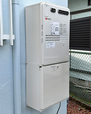 2022年12月18日、神奈川県逗子市にお住まいS様宅のガスふろ給湯暖房用熱源機、ノーリツ「GTH-2435AWX」をノーリツ「GTH-2445AWX-1 BL」にお取替させていただきました。