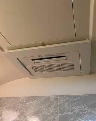 2020年11月22日、東京都町田市にお住まいH様宅の浴室暖房乾燥機、東京ガス「ABD-28KTSF1」をリンナイ「RBH-C338K1」にお取替させていただきました。