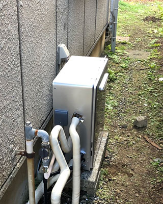 2020年12月17日、神奈川県高座郡にお住まいH様宅のガス給湯器、ナショナル「GJ-16R5RB」をリンナイ「RUF-E2008AG(B)」にお取替させていただきました。