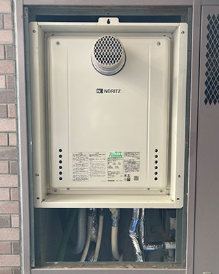 2021年1月18日、横浜市青葉区にお住まいY様宅のガス給湯器、ノーリツ「GT-2450AWX-T」をノーリツ「GT-2460AWX-T-1 BL」にお取替させていただきました。
