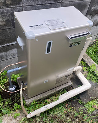 2021年4月30日、東京都小平市にお住まいH様宅の石油暖房専用機、長府「DBF-1700」を長府「EDBF-1912RG」にお取替させていただきました。