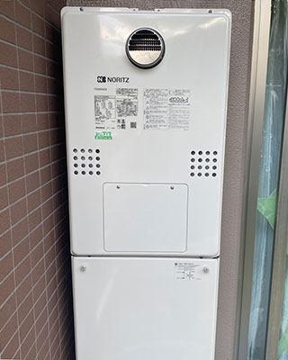 2021年5月15日、川崎市中原区にお住まいS様宅のガス給湯器、東京ガス「FT4201ARSAW3QU(GTH-2417AWX3H)」をノーリツ「GTH-C2460AW3H BL」にお取替させていただきました。
