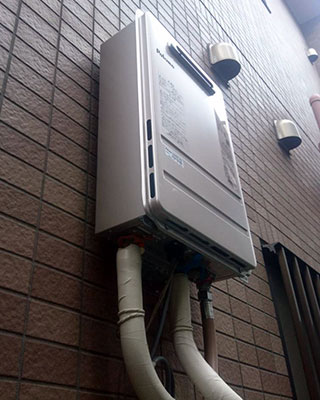 2021年7月8日、東京都足立区にお住まいY様宅のガス給湯器、ノーリツ「T-248SAW」をパロマ「PH-2015AW」にお取替させていただきました。追いだき給湯器から給湯専用への交換です。