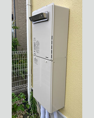 2021年7月3日、横浜市緑区にお住まいA様宅のガス給湯器、ノーリツ「GT-2427SAWX」をリンナイ「RUF-A2405SAW(B)」にお取替させていただきました。