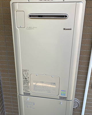 2021年8月28日、横浜市磯子区にお住まいS様宅のTES熱源機、東京ガス「AT-4299ARSAW3Q-G」をリンナイ「RUFH-E2405AW2-3(A)」にお取替させていただきました。