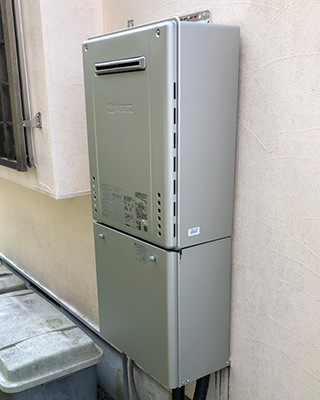 2021年8月26日、横浜市戸塚区にお住まいU様宅のガス給湯器、ノーリツ「GT-2422SAWX」をノーリツ「GT-C2462SAWX-2 BL」にお取替させていただきました。