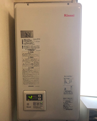 2021年10月4日、東京都中央区にお住まいT様宅のガス給湯器、東京ガス「KG-516FFSA-QB(RUX-V1612SFFBA）」をリンナイ「RUX-V1615SFFBA-E」にお取替させていただきました。