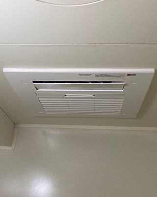 2021年11月28日、横浜市南区にお住まいI様宅の浴室暖房乾燥機、東京ガス「ABD-28KTED」をリンナイ「RBH-C4101K1P」にお取替させていただきました。