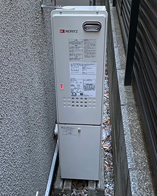 2022年3月7日、東京都板橋区にお住まいS様宅のガス暖房専用熱源機、東京ガス「AS-1201ACS-W」をノーリツ「GH-712W3H BL」にお取替させていただきました。