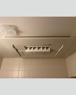 2021年11月28日、東京都大田区にお住まいN様宅の浴室暖房乾燥機、東京ガス「ABD-28KED」をリンナイ「RBH-C338P」にお取替させていただきました。