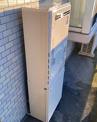 2021年12月3日、横浜市緑区にお住まいA様宅のTES熱源機、東京ガス「AD-2899ARQ」をリンナイ「RUH-V1613W(A)」にお取替させていただきました。