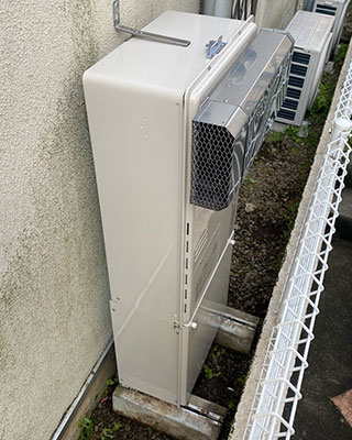 2022年5月27日、東京都世田谷区にお住まいM様宅のガス給湯器リンナイ「RUF-V2401SAW」と熱源機「AS1201-ACS-W6」をリンナイ「RUFH-A2400SAW2-3」にお取替させていただきました。
