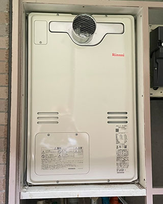 2022年8月21日、川崎市宮前区にお住まいS様宅のTES熱源機、東京ガス「FT-367RA4-AQ(GTH-2401AWX-T)」をリンナイ「RUFH-A2400AT」にお取替させていただきました。