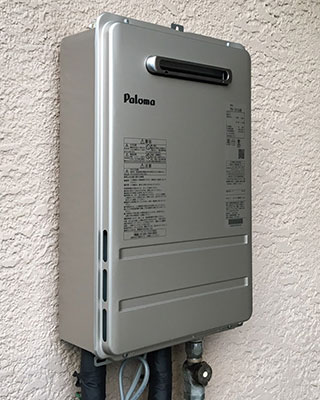 2021年12月10日、横浜市西区にお住まいO様宅のガス給湯器、リンナイ「RUX-V1010W」をパロマ「PH-1615AW」にお取替させていただきました。