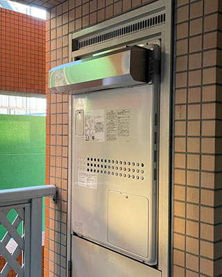 2022年4月16日、横浜市鶴見区にお住まいO様宅の熱源機、ノーリツ「GTH-2401AWXH-L」をノーリツ「GTH-2444AWX3H-1 BL」にお取替させていただきました。