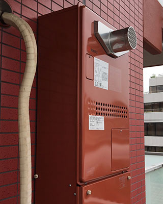 2022年5月20日、横浜市港北区にお住まいW様宅のTES熱源機、東京ガス「FT4204ARS4SW3QU(GTH-2434SAWX3H-T)」をノーリツ「GTH-2444SAWX3H-T-1 BL」にお取替させていただきました。