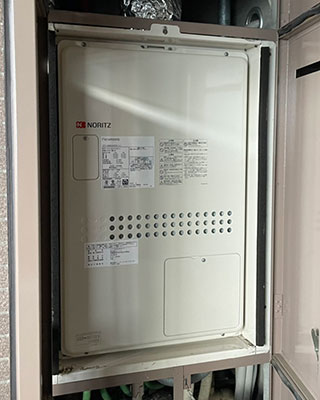 2022年4月10日、横浜市都筑区にお住まいK様宅の熱源機、ノーリツ「GTH-2417SAWX3H-H」をノーリツ「GTH-2444SAWX3H-H-1 BL」にお取替させていただきました。