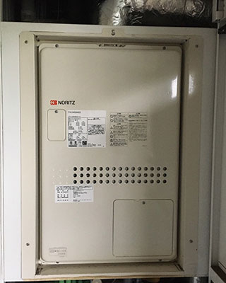 2022年7月5日、横浜市泉区にお住まいM様宅のガスふろ給湯暖房用熱源機、ハーマン「YGM2454RHA6H」をノーリツ「GTH-2444AWX3H-H-1 BL」にお取替させていただきました。