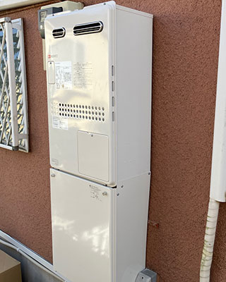 2022年12月9日、川崎市高津区にお住まいK様宅のノーリツの給湯器「T-248SAW」と東京ガスの暖房専用熱源機「GS-R0728-D」をノーリツ「GTH-2444SAWX3H-1 BL」にお取替させていただきました。