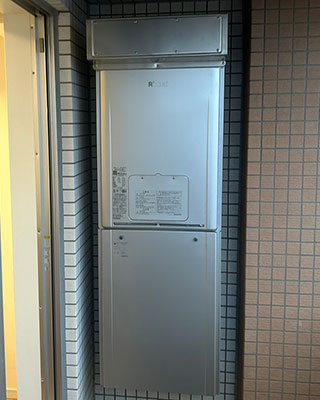 2022年11月13日、川崎市宮前区にお住まいF様宅のTES熱源機、東京ガス「IT4203ARS2SW6CU(RUFH-K2400SAA2-6)」をリンナイ「RUFH-E2407SAW2-3」にお取替させていただきました。