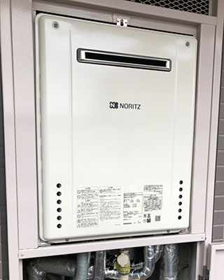 2022年8月4日、東京都三鷹市にお住まいM様宅のガス給湯器、ノーリツ「GT-C2032SAWX」をノーリツ「GT-2060SAWX-2 BL」にお取替させていただきました。