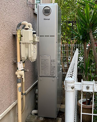 2022年11月10日、川崎市高津区にお住まいK様宅のTES熱源機、東京ガス「AT-4201ACSAW3Q」をリンナイ「RUFH-SE2408AW2-3」にお取替させていただきました。