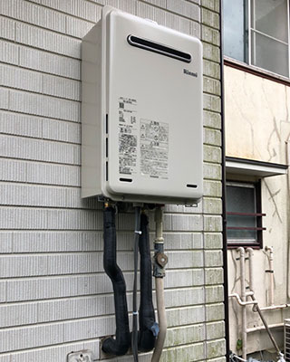 2022年12月21日、横浜市西区にお住まいS様宅のリンナイ製ガス給湯器をリンナイ「RUX-A2016W-E」にお取替させていただきました。