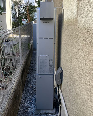 2023年1月20日、千葉県松戸市にお住まいT様宅のガスふろ給湯暖房用熱源機、リンナイ「RUFH-SK2400SAW2-6(A)」をリンナイ「RUFH-SE2408SAW2-6」にお取替させていただきました。